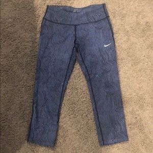 nike crop leggings